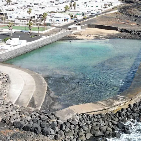 Bayside Kalendra Rofe Un Retiro Escondido Junto Al Mar Tatil Evi Guatiza