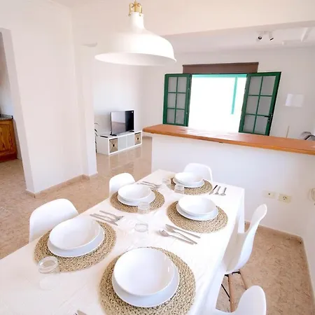 Bayside Kalendra Rofe Un Retiro Escondido Junto Al Mar בית נופש Guatiza